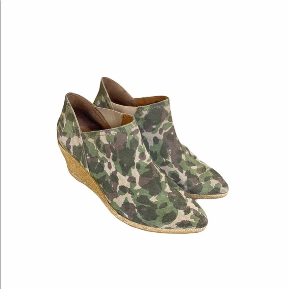 Eric Michael Suede Camo Espadrille Wedge Booties - Picture 1 of 8